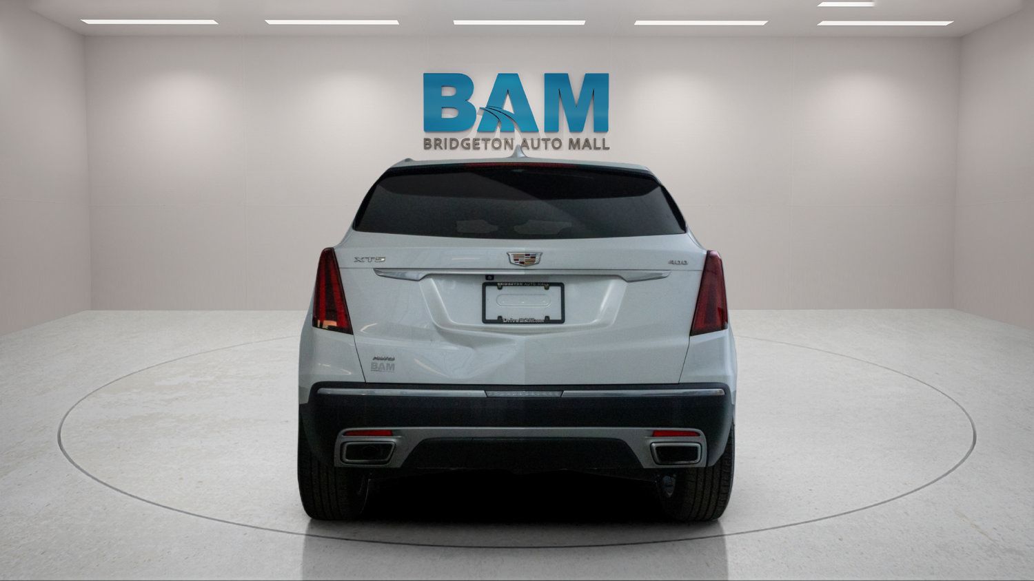 Used 2025 Cadillac XT5 Premium Luxury w/ LPO, Floor Liner Package AWD/4WD image 6