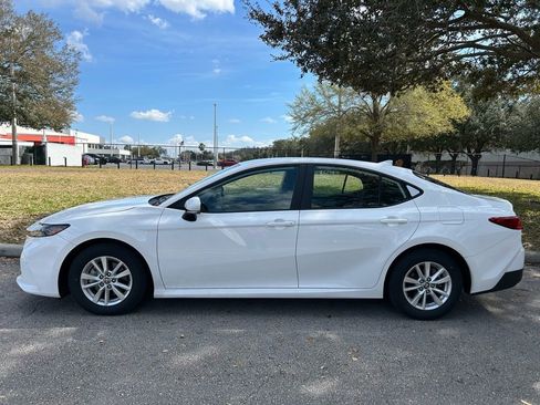 Used 2025 Toyota Camry LE image 2
