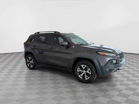 Used 2016 Jeep Cherokee Trailhawk w/ Comfort/Convenience Group AWD/4WD image 13