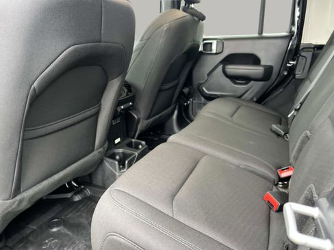 Used 2022 Jeep Wrangler Unlimited Sport w/ Sun And Sound Package image 21