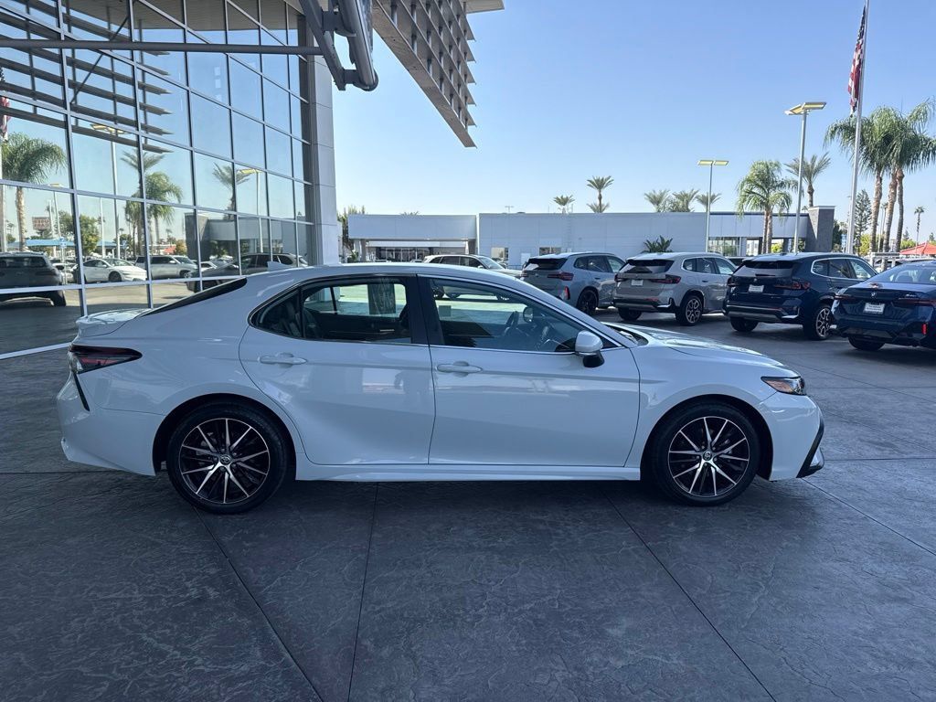 Used 2024 Toyota Camry SE FWD image 3