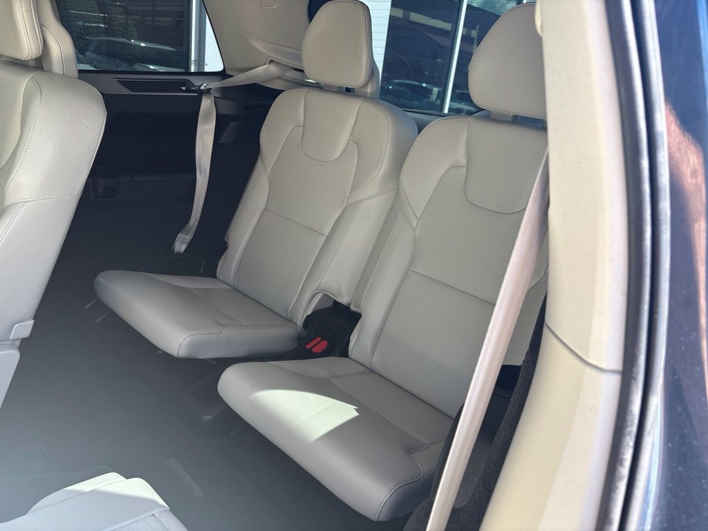 Used 2024 Volvo XC90 B6 Plus w/ Protection Package Premier AWD/4WD image 14