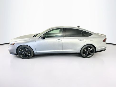 Used 2025 Honda Accord Sport image 4