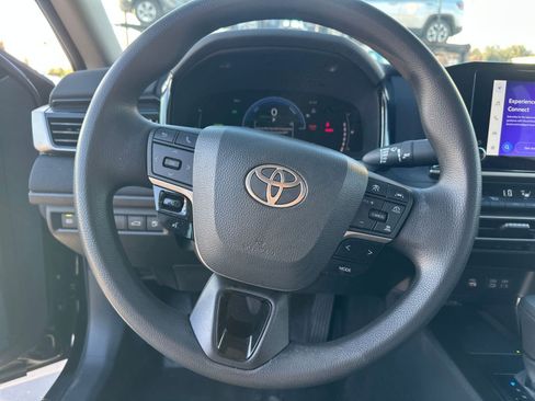 Used 2025 Toyota Camry LE image 27