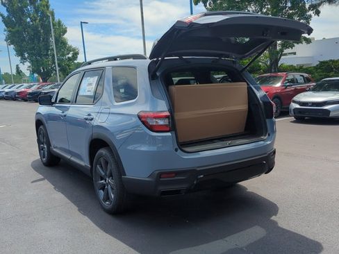 New 2026 Honda Pilot Sport image 9