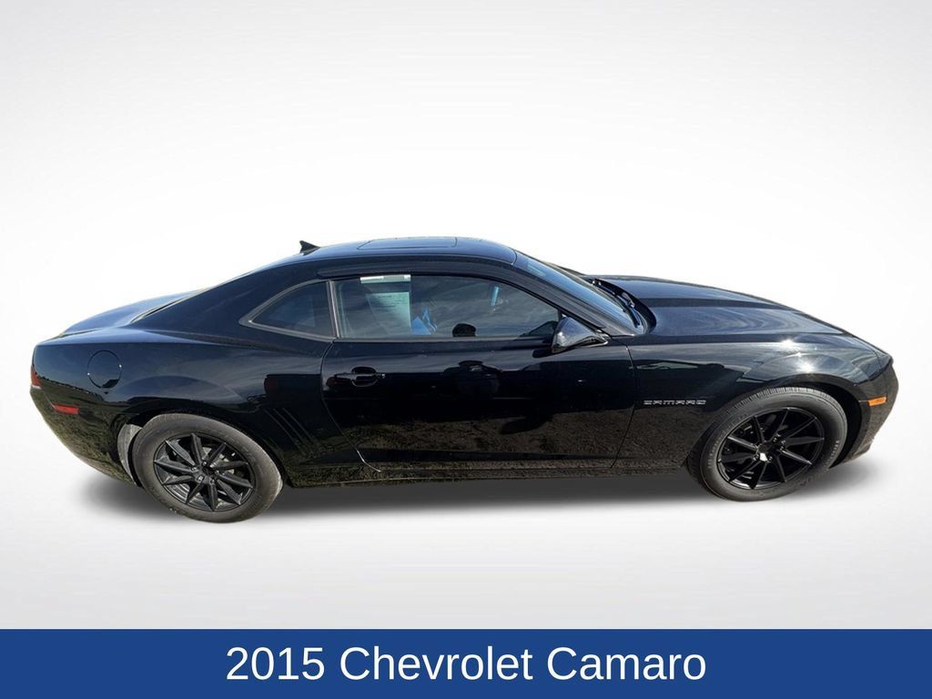 Used 2015 Chevrolet Camaro LT RWD image 2