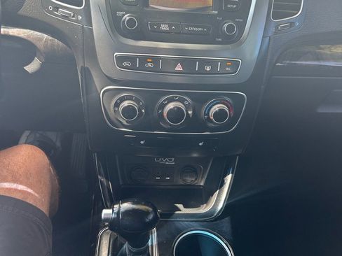 Used 2014 Kia Sorento LX FWD image 13