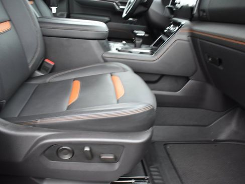 Certified 2024 GMC Sierra 1500 AT4 w/ Technology Package image 8