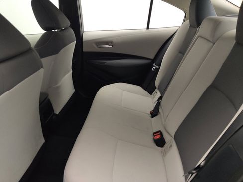 Used 2021 Toyota Corolla LE FWD image 18