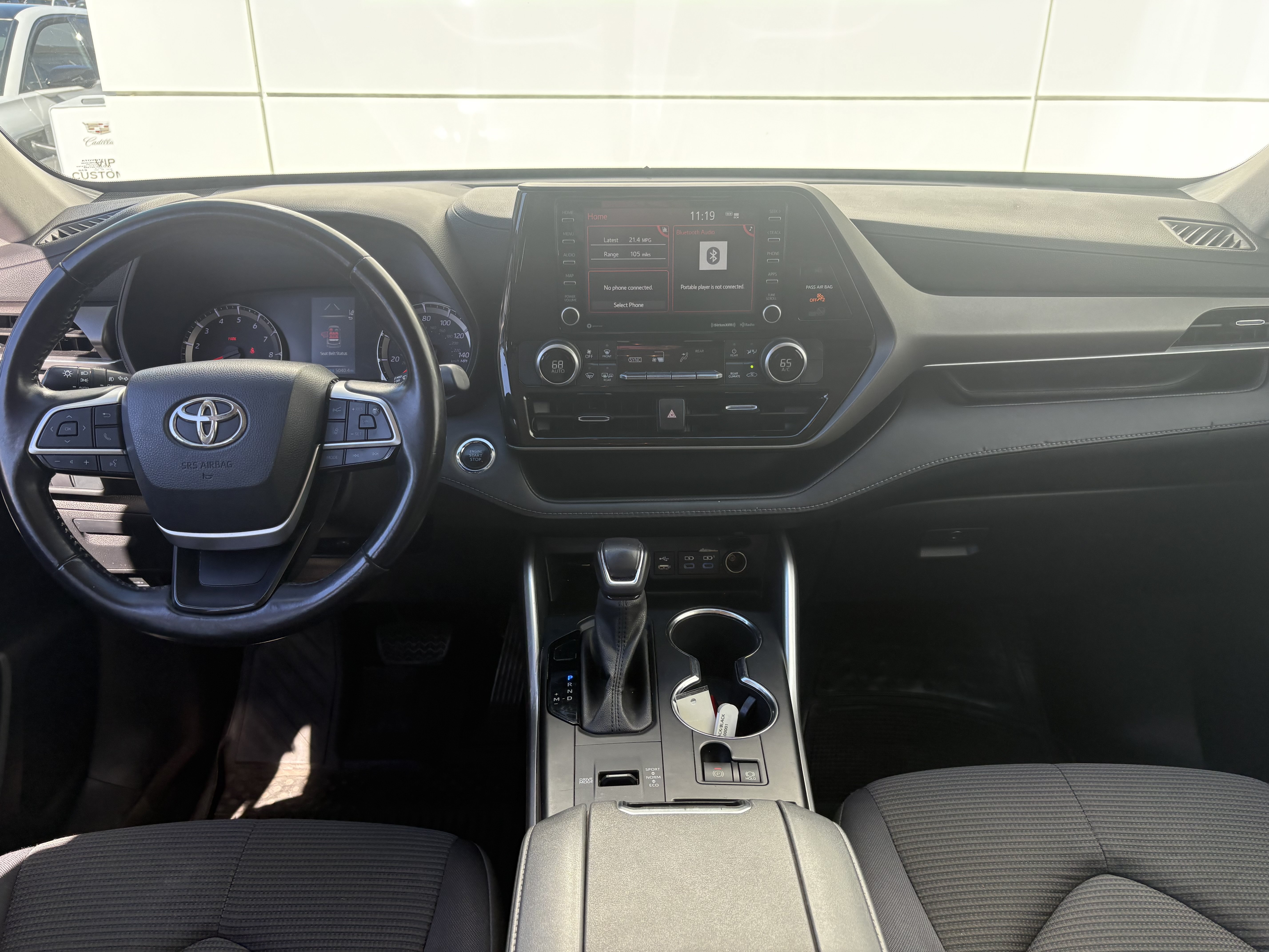 Used 2022 Toyota Highlander LE FWD image 18