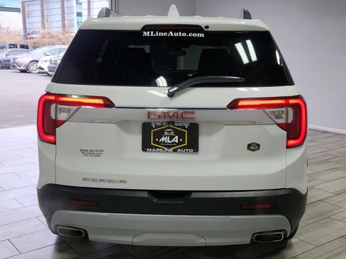 Used 2023 GMC Acadia SLT image 4