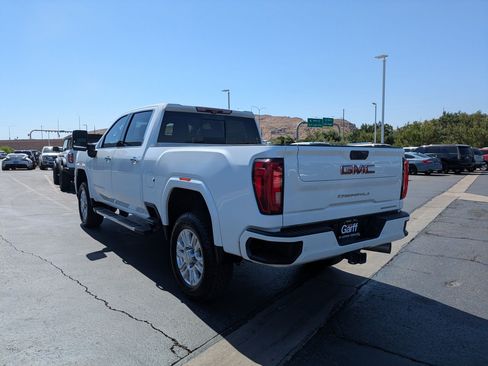 Used 2020 GMC Sierra 2500 Denali w/ Denali Ultimate Package AWD/4WD image 6