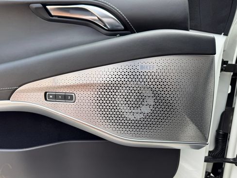 Used 2025 Lotus Emira RWD image 31