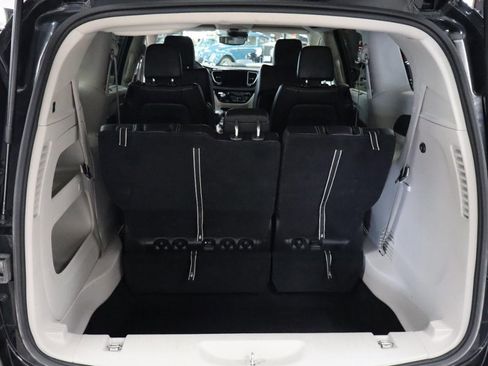 Used 2023 Chrysler Pacifica Touring-L FWD image 22