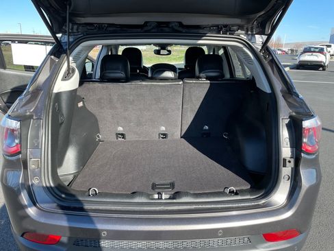 Used 2019 Jeep Compass Altitude AWD/4WD image 12