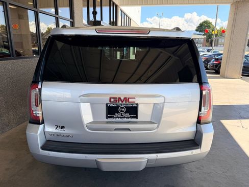Used 2018 GMC Yukon SLE w/ HD Trailering Package image 33