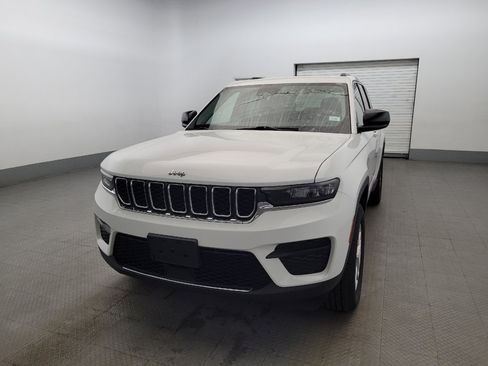 Used 2022 Jeep Grand Cherokee Laredo w/ Luxury Tech Group I AWD/4WD image 15