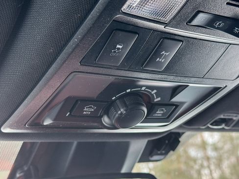 Used 2018 Toyota Tacoma TRD Off-Road image 13