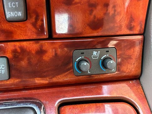 Used 2003 Lexus LS 430 image 32