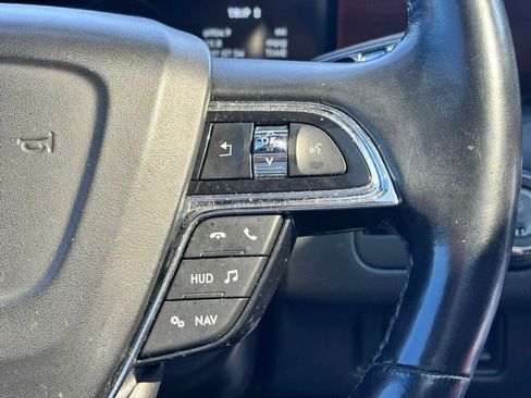 Used 2019 Lincoln Navigator Reserve AWD/4WD image 38