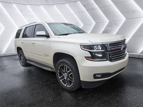 Used 2015 Chevrolet Tahoe LT w/ Luxury Package image 2