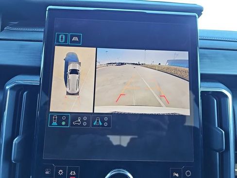 Used 2024 GMC Acadia Elevation image 15