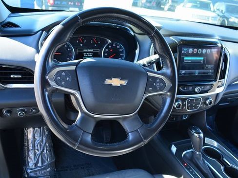 Used 2018 Chevrolet Traverse LT image 18