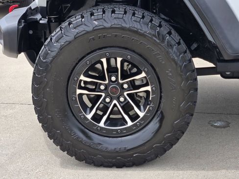 Used 2024 Jeep Wrangler Unlimited Rubicon w/ XTREMEE 35" Tire Package AWD/4WD image 17