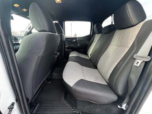 Used 2022 Toyota Tacoma TRD Sport image 22