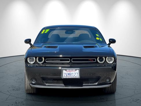 Used 2017 Dodge Challenger R/T image 9