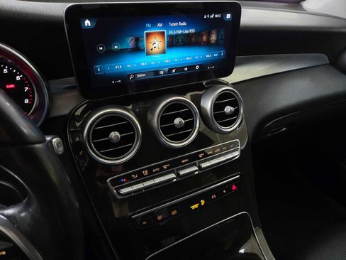 Used 2020 Mercedes-Benz GLC 300 4MATIC image 27