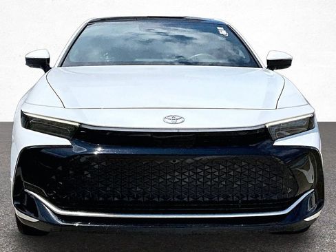 Certified 2025 Toyota Crown Platinum AWD/4WD image 4