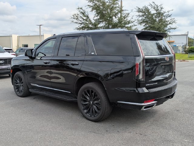 Used 2023 Cadillac Escalade Luxury AWD/4WD image 5