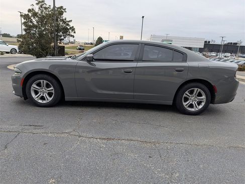 Used 2019 Dodge Charger SXT image 7