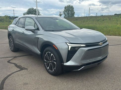 Used 2024 Chevrolet Blazer EV LT AWD/4WD image 7