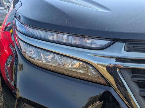 Used 2023 Chevrolet Equinox LS w/ LS Convenience Package image 9