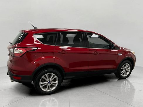 Used 2017 Ford Escape SE image 3