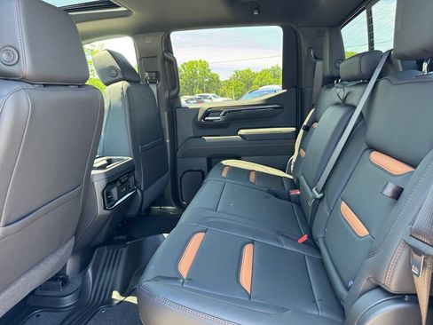 New 2026 GMC Sierra 1500 AT4 w/ AT4 Preferred Package AWD/4WD image 33