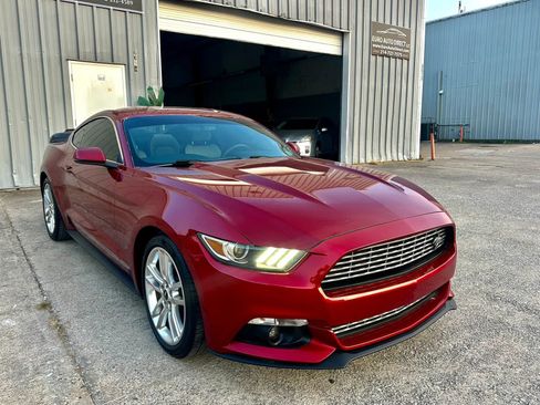 Used 2017 Ford Mustang Premium w/ Pony Package RWD image 9