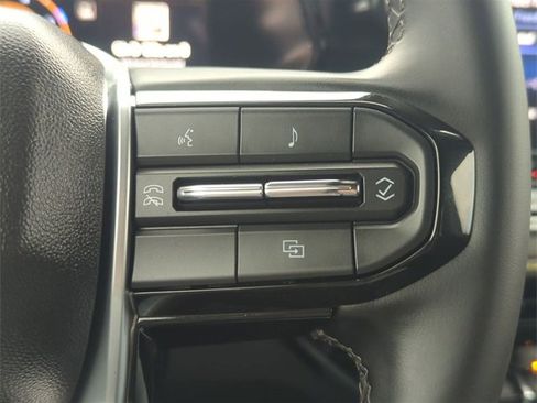 Used 2024 Chevrolet Colorado ZR2 w/ Technology Package image 14