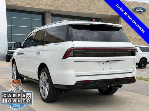 Used 2025 Lincoln Navigator Reserve AWD/4WD image 12