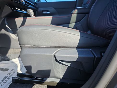 New 2026 Nissan Kicks SR FWD image 31