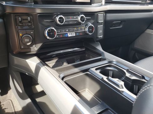 New 2026 Ford F250 Lariat w/ Black Appearance Package image 19