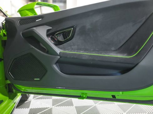Used 2020 Lamborghini Huracan EVO AWD/4WD image 25