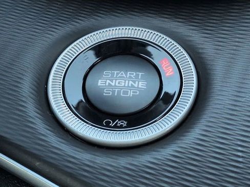 New 2025 Jeep Grand Cherokee Altitude image 28