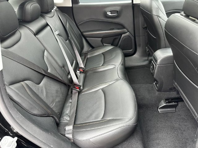 Used 2020 Jeep Compass Limited w/ Premium Lighting Group AWD/4WD image 28