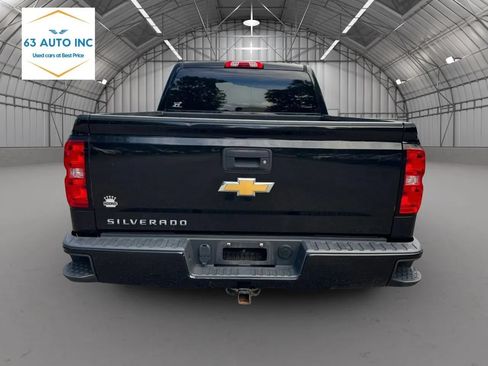 Used 2018 Chevrolet Silverado 1500 Custom w/ Custom Value Package AWD/4WD image 4