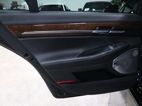 Used 2017 Genesis G90 5.0 Ultimate RWD image 14