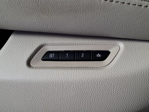 Used 2015 Cadillac Escalade Premium RWD image 19