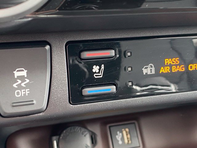 Certified 2025 Toyota RAV4 Limited w/ Advanced Technology Package AWD/4WD image 24